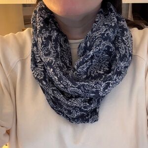 Elegant Blue and White Patterned Circle Scarf